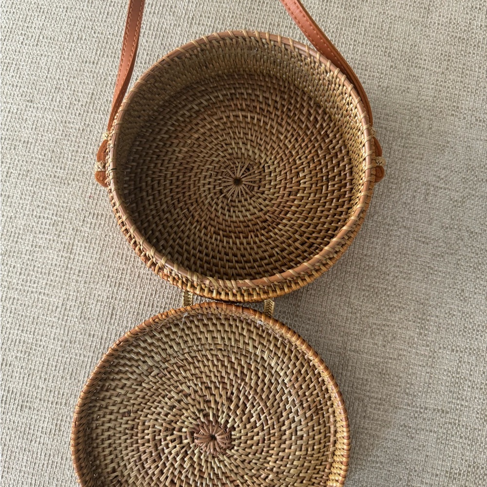 Handwoven circle purse